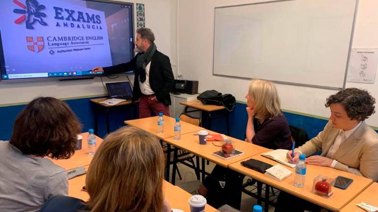 La Universidad de Cambridge se interesa por los exámenes de inglés en Jaén La Universidad de Cambridge se interesa por los exámenes de inglés en Jaén