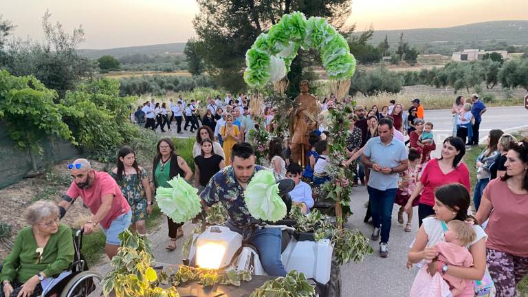 Vítores y plegarias para San Isidro Labrador en Valdecazorla Vítores y plegarias para San Isidro Labrador en Valdecazorla