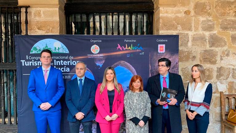 Unos 400 profesionales se dan cita en el I Congreso Internacional de Turismo Interior en Úbeda Unos 400 profesionales se dan cita en el I Congreso Internacional de Turismo Interior en Úbeda
