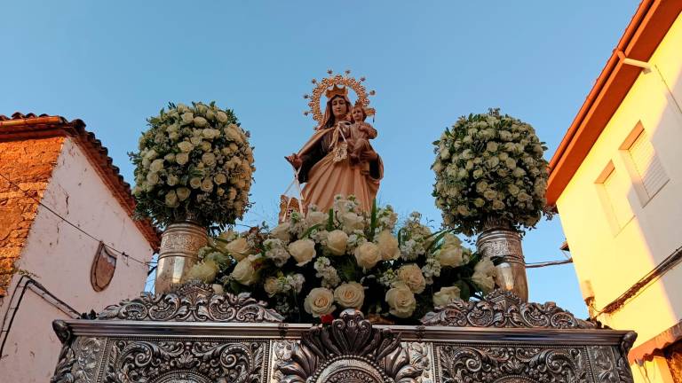 La Virgen del Carmen brilla en una fecha clave para Navas de Tolosa La Virgen del Carmen brilla en una fecha clave para Navas de Tolosa