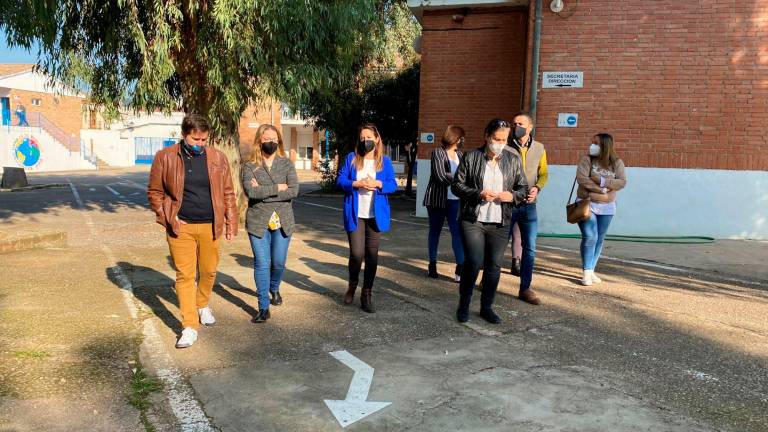 El Ayuntamiento de La Carolina invertirá los fondos del PFEA en el colegio Manuel Andújar El Ayuntamiento de La Carolina invertirá los fondos del PFEA en el colegio Manuel Andújar