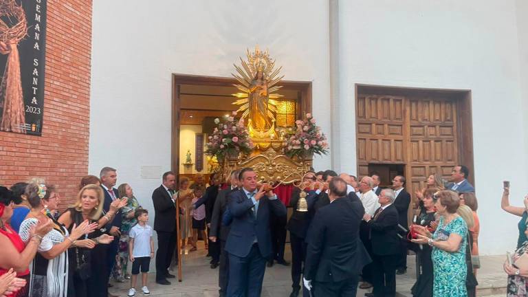 Nuestra Señora de la Encarnación desprende amor entre sus devotos en Peal de Becerro Nuestra Señora de la Encarnación desprende amor entre sus devotos en Peal de Becerro