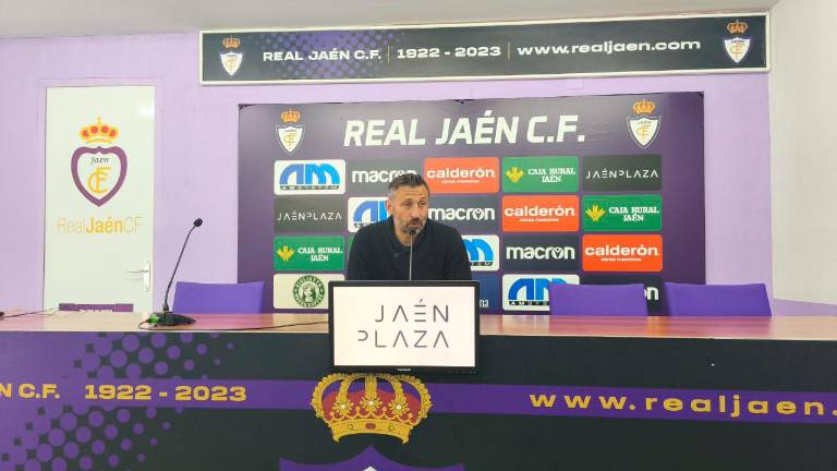 Manuel Herrero: “El Motril es un equipo hecho para luchar con el ascenso” Manuel Herrero: “El Motril es un equipo hecho para luchar con el ascenso”