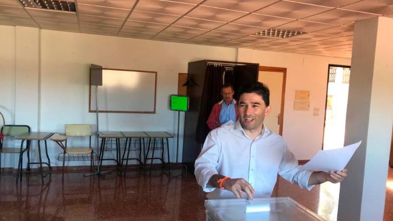 Doce aldeas hablan en las urnas Doce aldeas hablan en las urnas