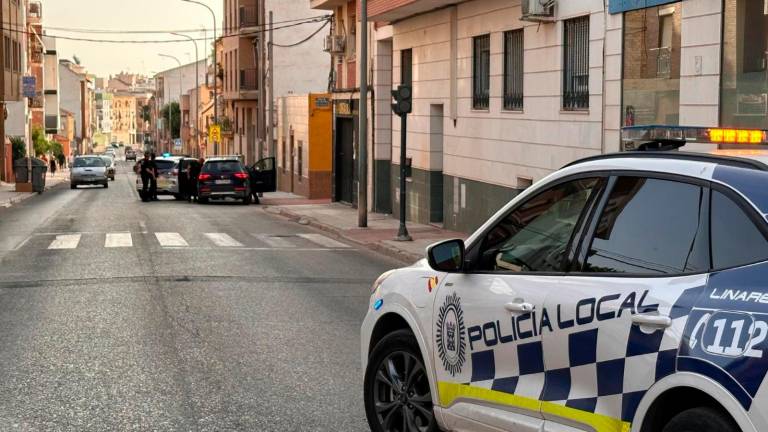 Un ictus al volante, frenado a tiempo por la Policía Local de Linares Un ictus al volante, frenado a tiempo por la Policía Local de Linares