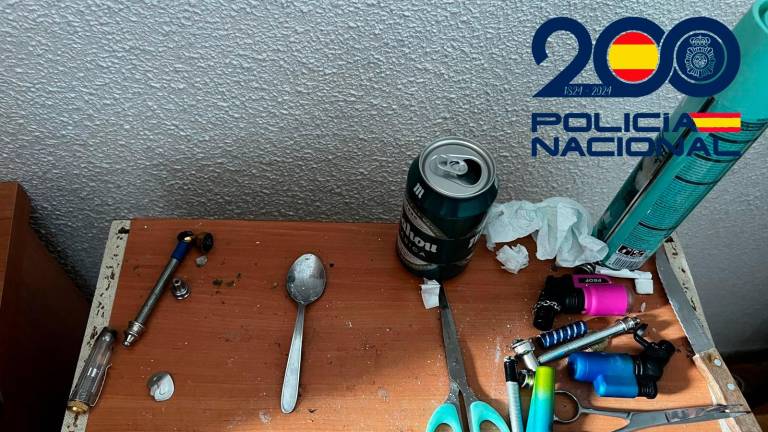 Desmantelado un punto de venta de drogas y “fumadero” en el centro de Jaén Desmantelado un punto de venta de drogas y “fumadero” en el centro de Jaén