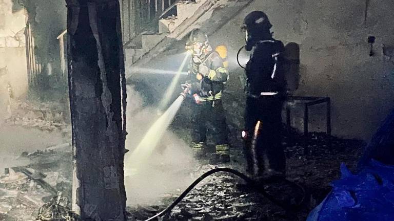 Al menos una docena de incendios en viviendas jiennenses este invierno Al menos una docena de incendios en viviendas jiennenses este invierno