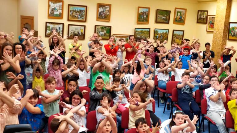 Ainhoa Pinedo visita escolares de Frailes Ainhoa Pinedo visita escolares de Frailes