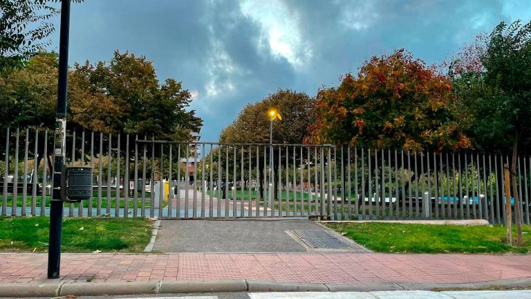 Parque e instalaciones deportivas al aire libre cerradas en Jaén por el fuerte viento Parque e instalaciones deportivas al aire libre cerradas en Jaén por el fuerte viento