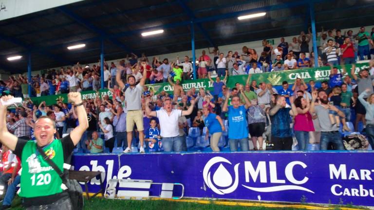 El sueño del ascenso se tiñe de color azulillo El sueño del ascenso se tiñe de color azulillo