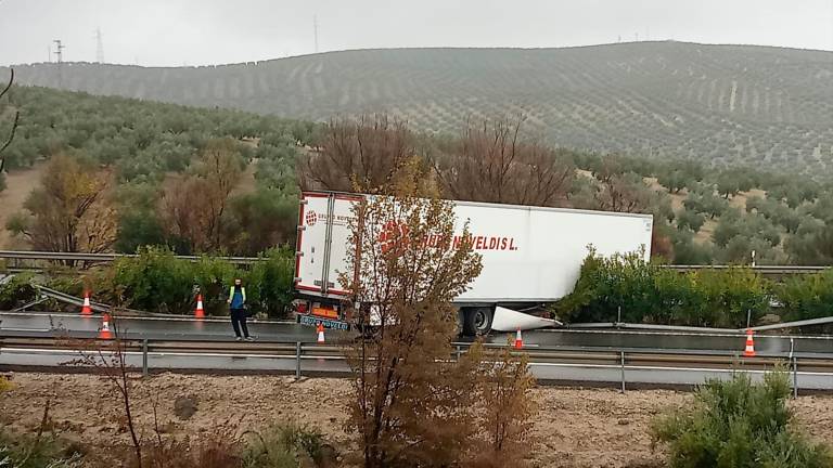 Cinco heridos en la A-316 en un choque múltiple a la altura de Torredonjimeno Cinco heridos en la A-316 en un choque múltiple a la altura de Torredonjimeno
