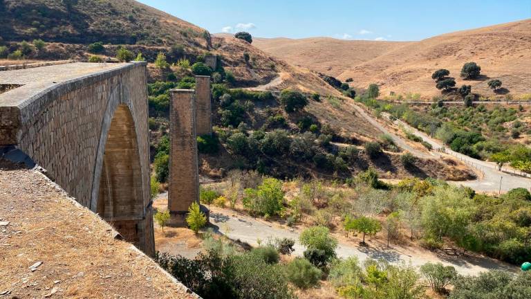 Un nuevo mirador completa el área recreativo del río de la Campana en La Carolina Un nuevo mirador completa el área recreativo del río de la Campana en La Carolina