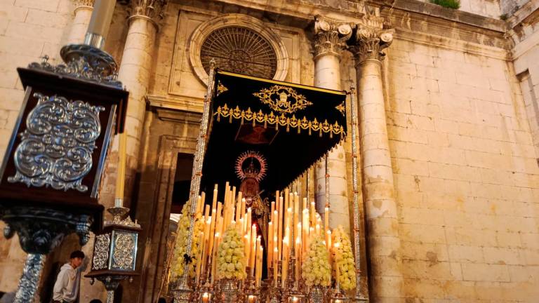 La solemnidad de la Soledad se abre paso en San Ildefonso La solemnidad de la Soledad se abre paso en San Ildefonso