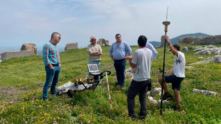 Complejo de estructuras de los siglos XIV y XV en la Fortaleza de la Peña de Martos Complejo de estructuras de los siglos XIV y XV en la Fortaleza de la Peña de Martos