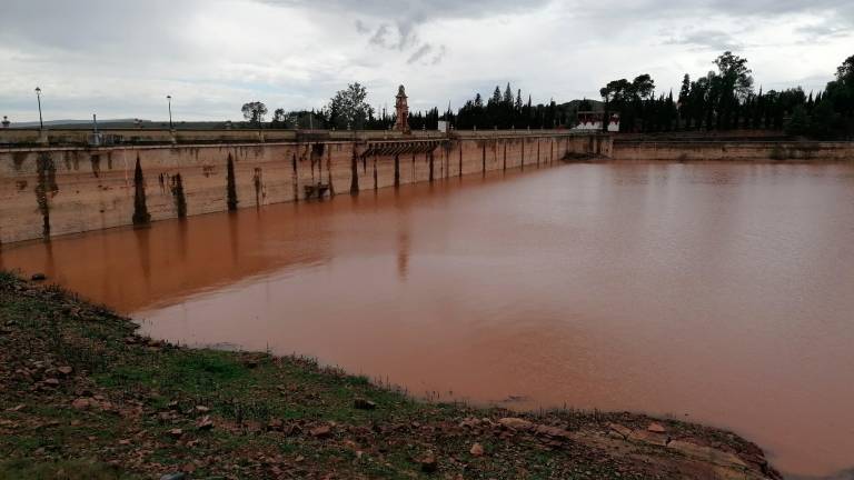 Cómo descarga el embalse de Guadalén, al 54% de su capacidad Cómo descarga el embalse de Guadalén, al 54% de su capacidad
