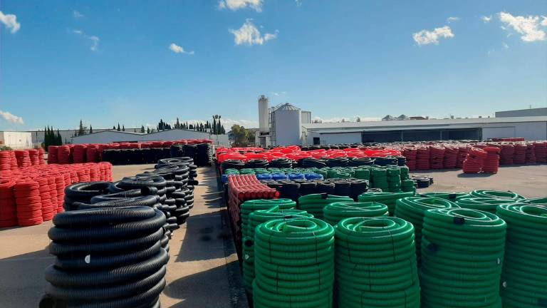 Plásticos Revi Conduits recibe una ayuda de Diputación de 370.000 euros para instalarse en La Carolina Plásticos Revi Conduits recibe una ayuda de Diputación de 370.000 euros para instalarse en La Carolina