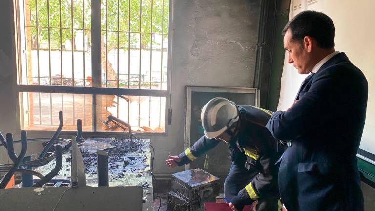 Incendio en un aula del IES Fuente de la Peña: Se suspenden las clases Incendio en un aula del IES Fuente de la Peña: Se suspenden las clases