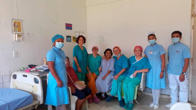 Enfermeros del Hospital de Jaén cooperan en Bolivia Enfermeros del Hospital de Jaén cooperan en Bolivia