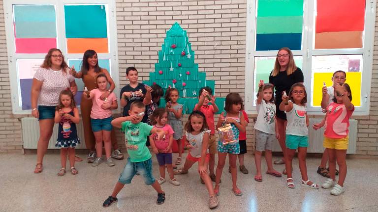 Una veintena de niños se sumerge en aromas Una veintena de niños se sumerge en aromas