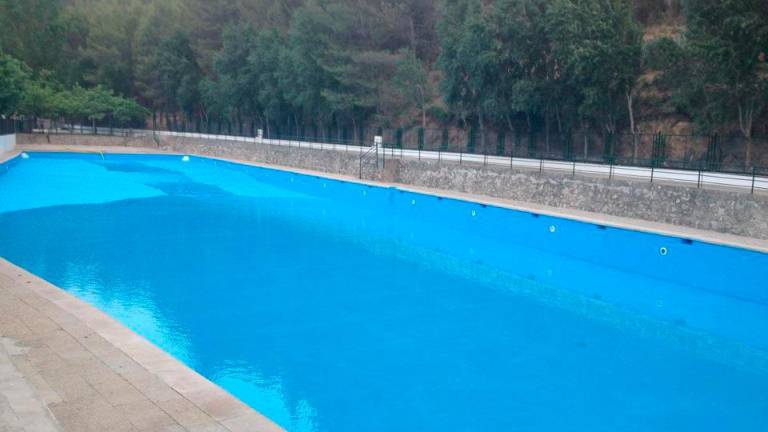 “Amurjo”, el gigante de las piscinas, abre ya en Orcera “Amurjo”, el gigante de las piscinas, abre ya en Orcera
