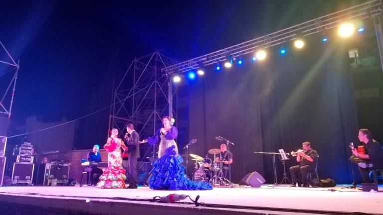 La copla embelesa a los marteños La copla embelesa a los marteños