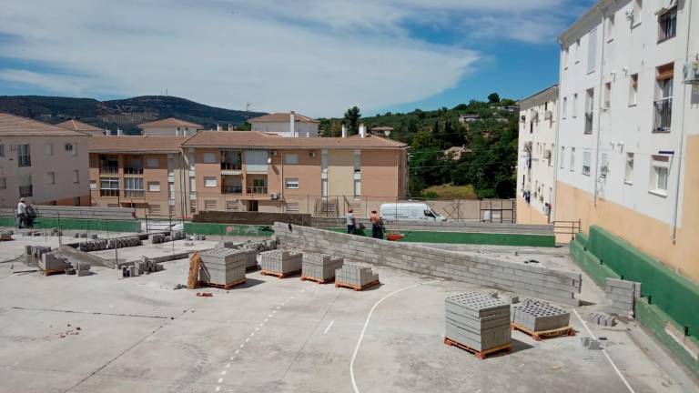 Comienza la metamorfosis de las pistas de La Tejuela Comienza la metamorfosis de las pistas de La Tejuela