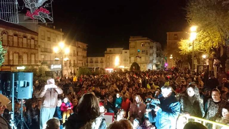 Jódar ya se viste de Navidad con un espectáculo lleno de emotividad y música Jódar ya se viste de Navidad con un espectáculo lleno de emotividad y música