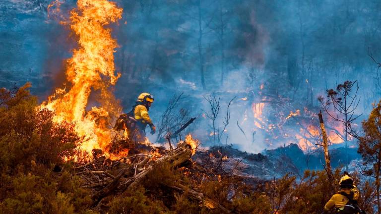 El incendio de Los Guájares ha quemado 5.194 hectáreas El incendio de Los Guájares ha quemado 5.194 hectáreas