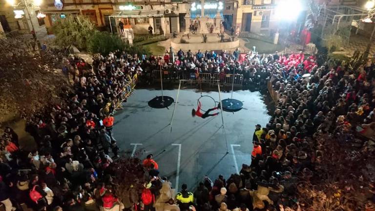 Jódar ya se viste de Navidad con un espectáculo lleno de emotividad y música Jódar ya se viste de Navidad con un espectáculo lleno de emotividad y música