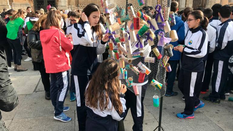 Lucha activa contra la violencia Lucha activa contra la violencia