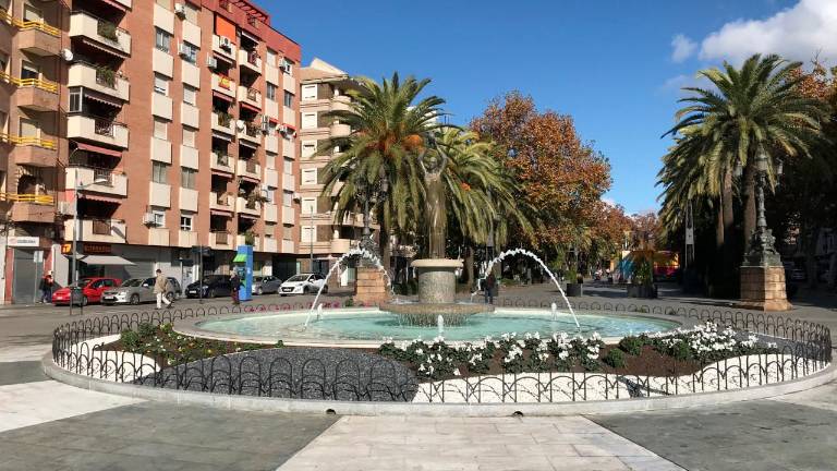 La Fuente de la Constitución estrena sus nuevos arreglos La Fuente de la Constitución estrena sus nuevos arreglos