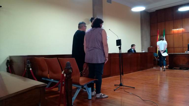 Condena a una mujer y su hijo por trapichear con drogas Condena a una mujer y su hijo por trapichear con drogas