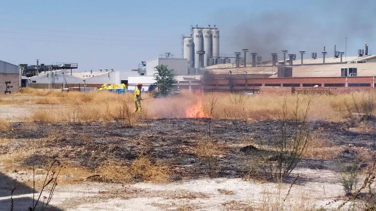 Dos incendios en menos de una hora en la capital Dos incendios en menos de una hora en la capital