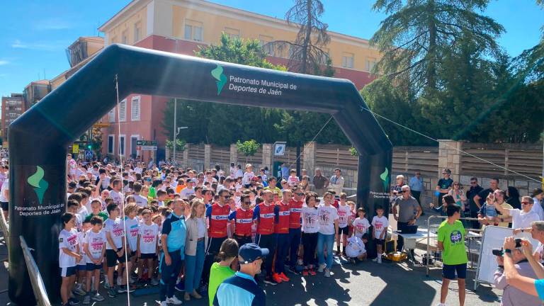 La Carrera Popular Educación por el Deporte reúne a más de 1.000 participantes La Carrera Popular Educación por el Deporte reúne a más de 1.000 participantes