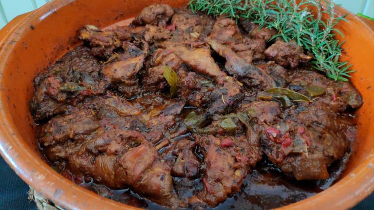 Conejo al barrillo, un plato típico de Carboneros Conejo al barrillo, un plato típico de Carboneros