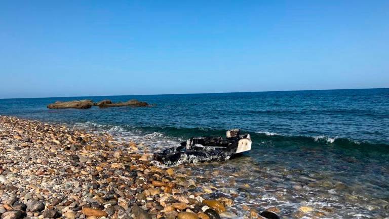 Atendidos más de 250 ocupantes de pateras desde el viernes en las costas de Almería Atendidos más de 250 ocupantes de pateras desde el viernes en las costas de Almería
