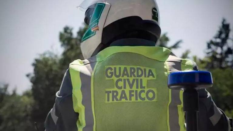 Fallece el conductor de un camión tras un accidente en la A-92 en Antequera Fallece el conductor de un camión tras un accidente en la A-92 en Antequera