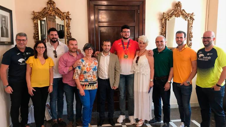 El alcalde de Jaén recibe al campeón Alberto González El alcalde de Jaén recibe al campeón Alberto González