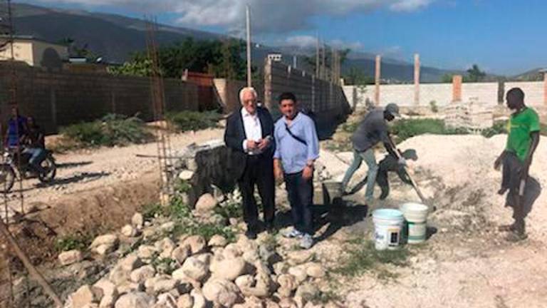 Más de 100 haitianos reciben la atención de los jiennenses Más de 100 haitianos reciben la atención de los jiennenses