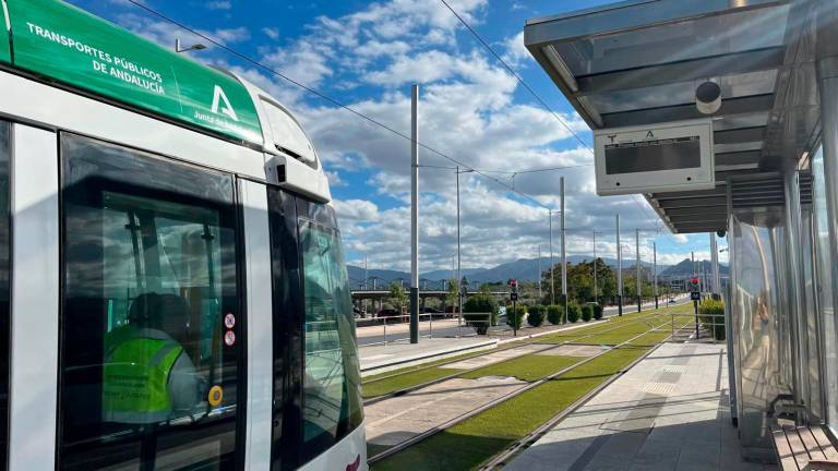 Continúan las pruebas del tranvía: Esta vez con la regularización semafórica Continúan las pruebas del tranvía: Esta vez con la regularización semafórica