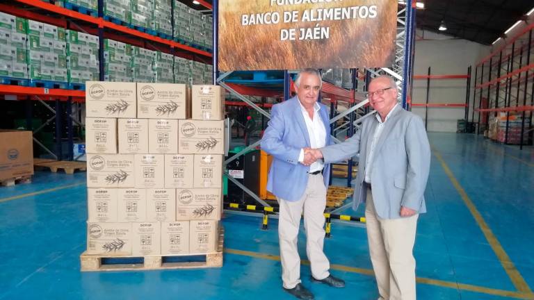 El aceite de los “Jiennenses” ya ayuda en muchas casas El aceite de los “Jiennenses” ya ayuda en muchas casas