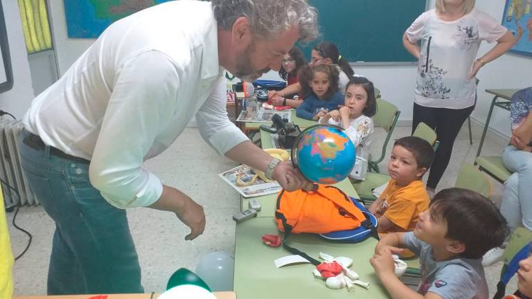 Fin de ruta en el Colegio de Hoya del Salobral, niños de 4 a 11 años Fin de ruta en el Colegio de Hoya del Salobral, niños de 4 a 11 años