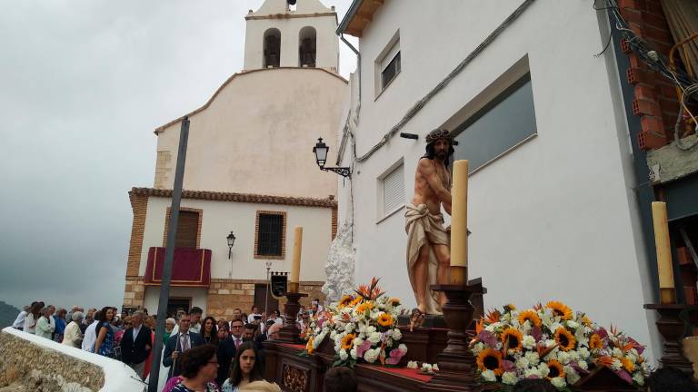 La llovizna no puede con la fe La llovizna no puede con la fe