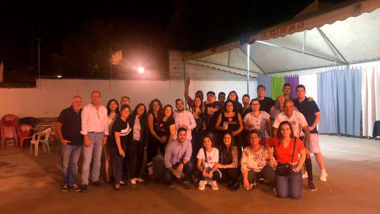 EN LA VEGA ESTÁN DE FIESTA EN LA VEGA ESTÁN DE FIESTA