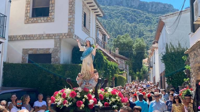 Un gran número de fieles veneran a la patrona en Arroyo Frío Un gran número de fieles veneran a la patrona en Arroyo Frío