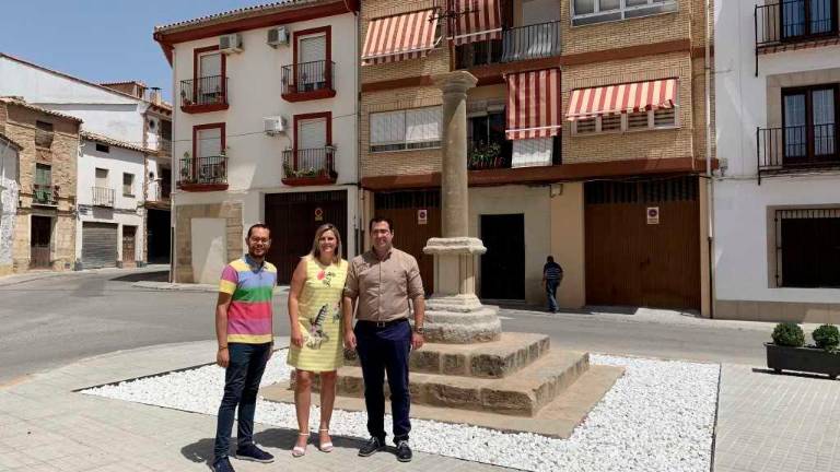 Acabadas las obras de restauración y mejora de la Cruz de los Granadillos Acabadas las obras de restauración y mejora de la Cruz de los Granadillos
