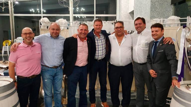 Bonet respalda el aniversario de la Peña Madridista de Valdepeñas Bonet respalda el aniversario de la Peña Madridista de Valdepeñas