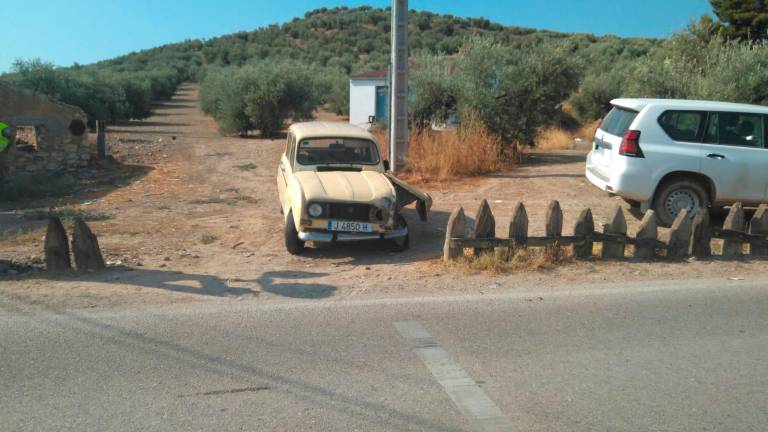 Retraso de más de una hora en el MD Jaén-Madrid por el arrollamiento de un vehículo Retraso de más de una hora en el MD Jaén-Madrid por el arrollamiento de un vehículo