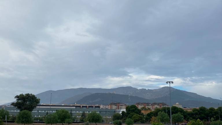 Ya llueve en Jaén, donde han caído 4 litros por metro cuadrado Ya llueve en Jaén, donde han caído 4 litros por metro cuadrado