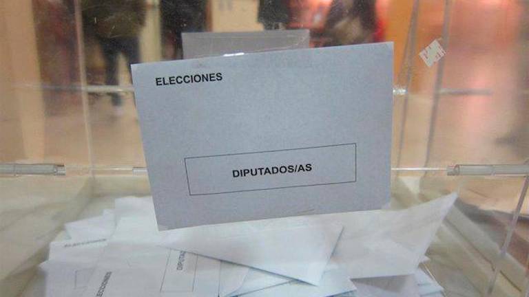 Inundación “sin gravedad” en un colegio electoral de Canena Inundación “sin gravedad” en un colegio electoral de Canena